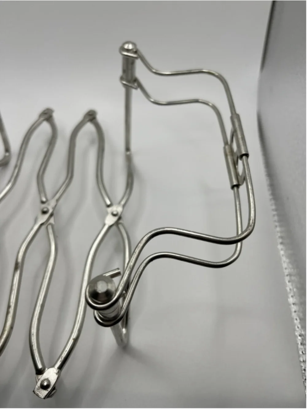 VINTAGE Chrome Silver Expandable Metal Trivet Casserole/Dish Holder ITALY SEE